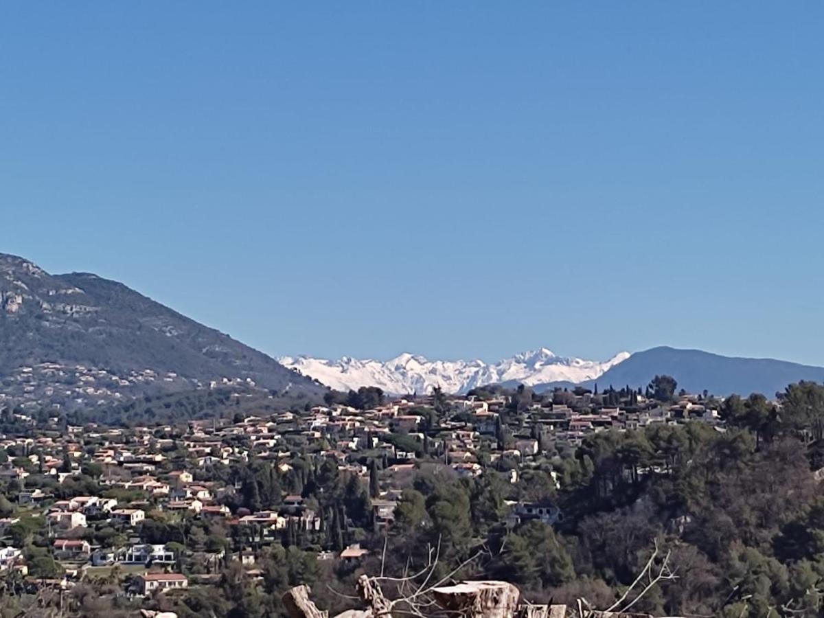 Derriere L'Eglise Daire Saint-Paul-de-Vence Dış mekan fotoğraf